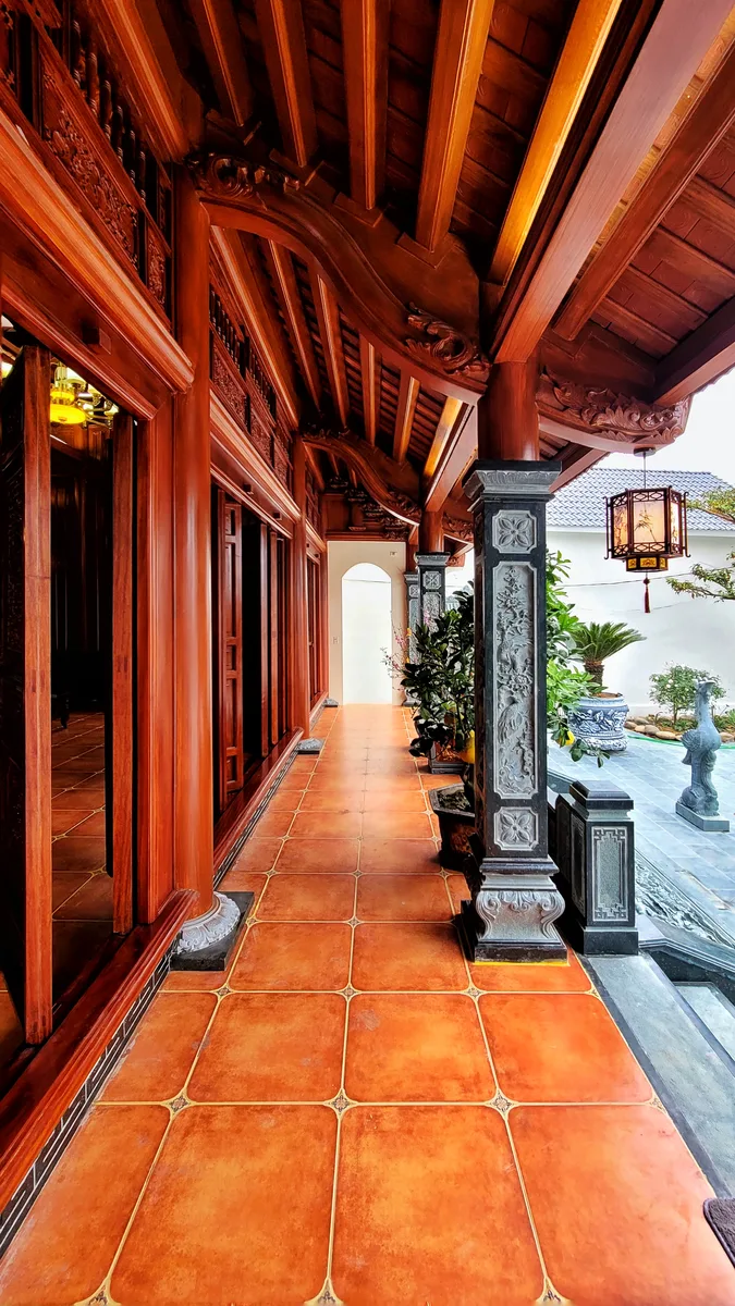 Nhà Thờ Tư Gia Cho Gia Chủ Tại Hưng Yên Bằng Chất Liệu Đá Xanh Rêu