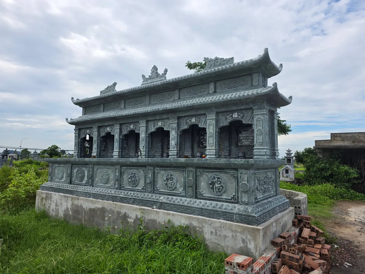 Mộ 6 2 Mái Đá Xanh Rêu