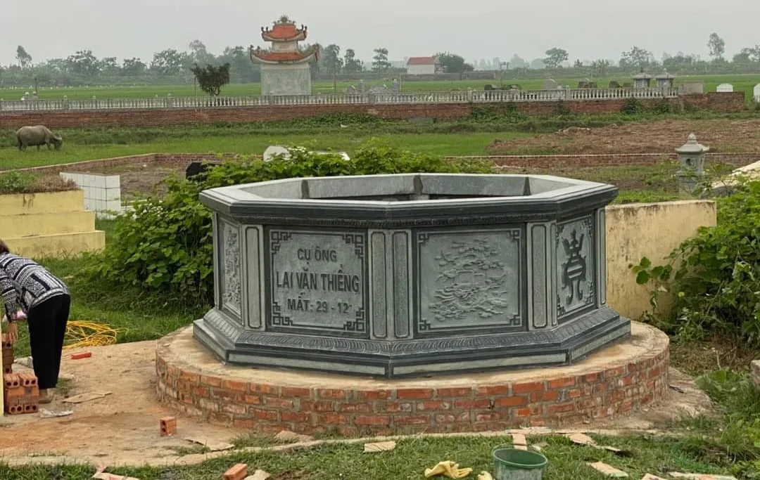 Mộ Bát Giác