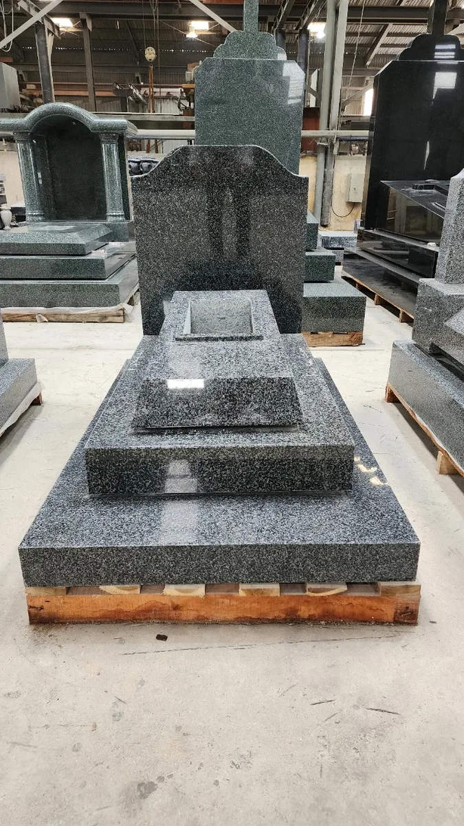Mộ Đá Granit Xanh Bình Định Kt 81x217