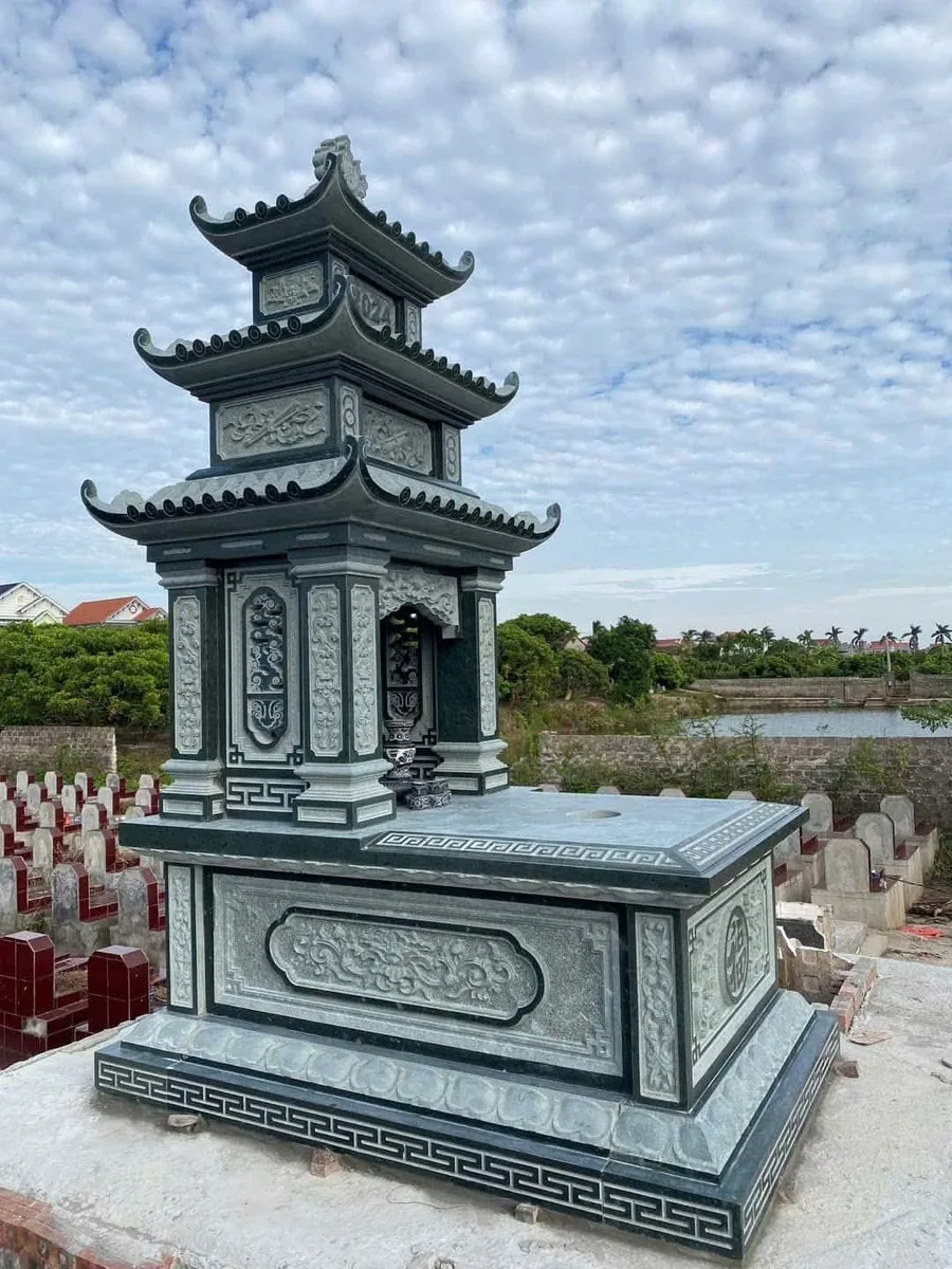 Mộ Đá Xanh Rêu 3 Mái
