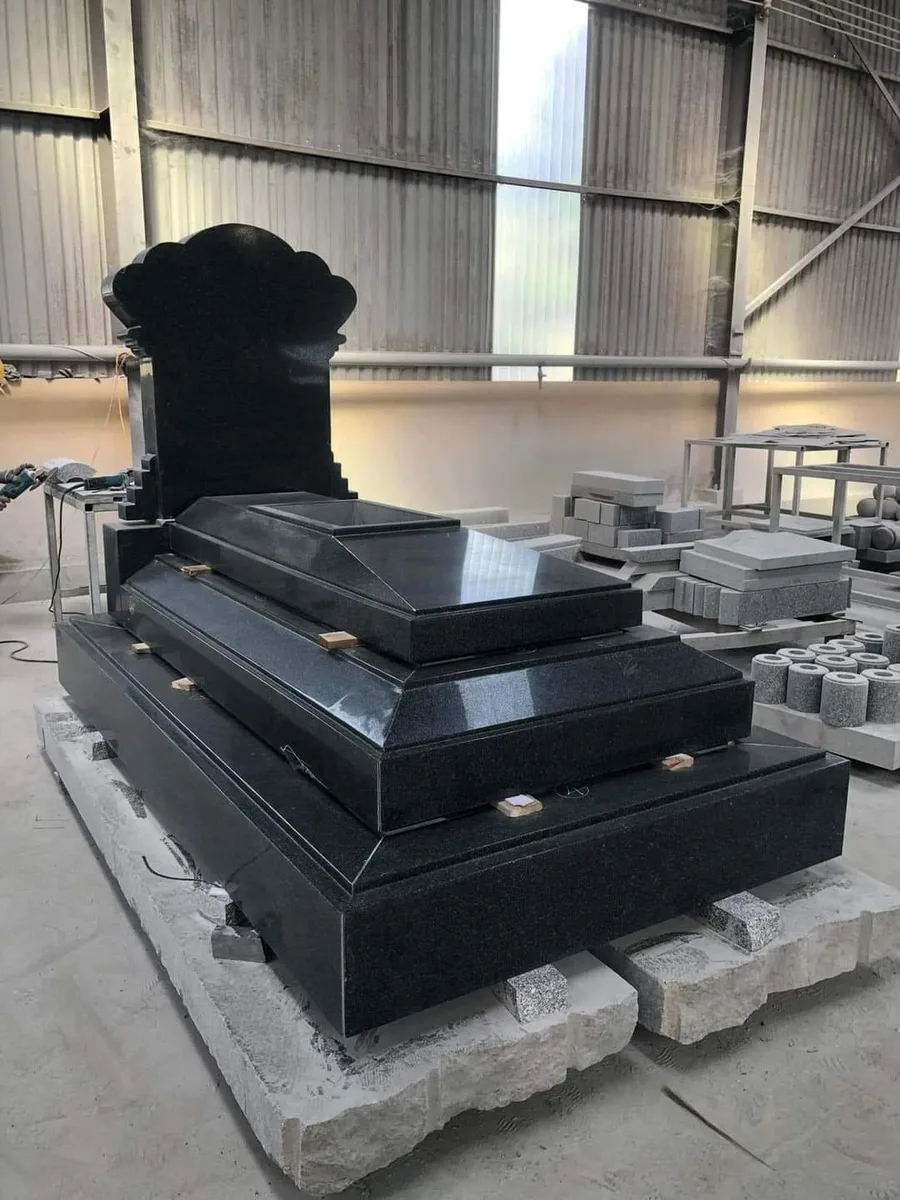 Mộ Granit Ấn Độ Kt 107x176
