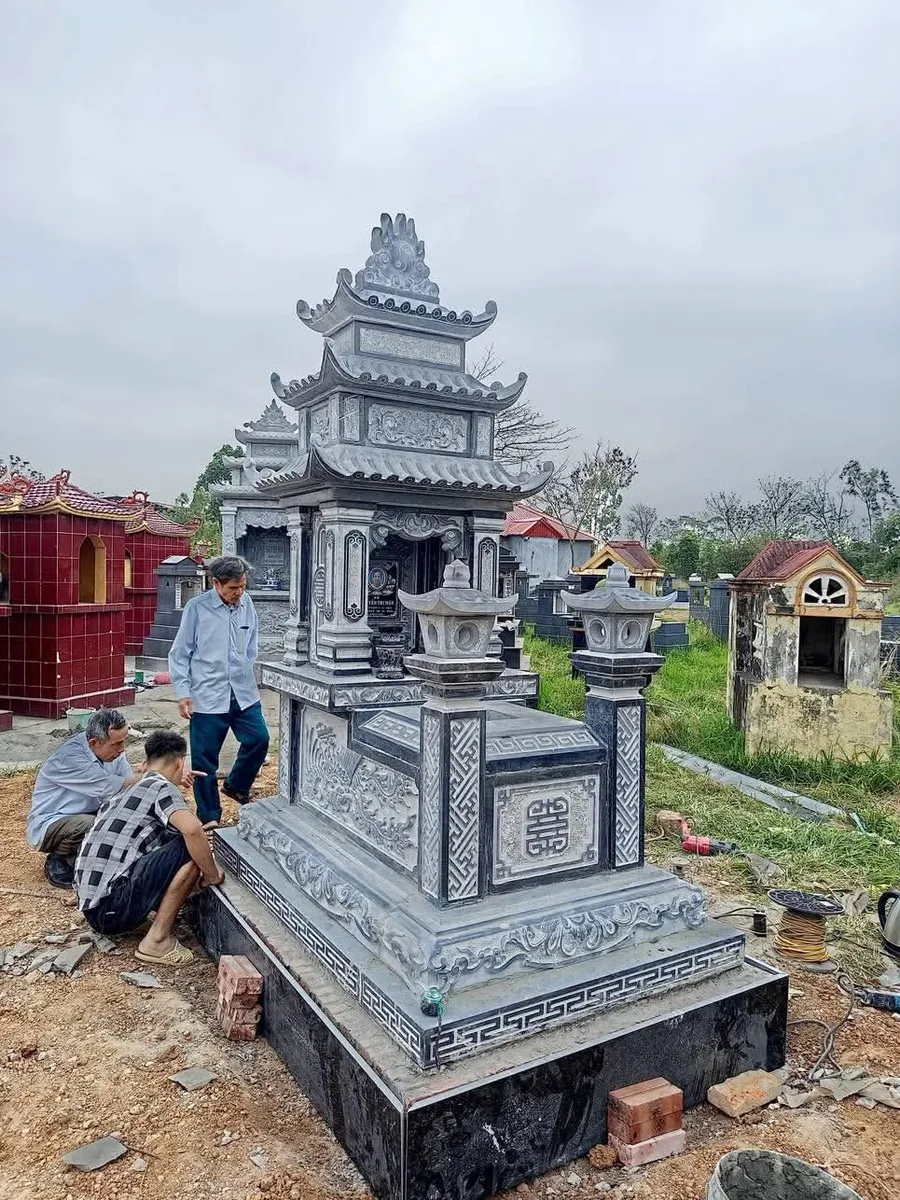 Mộ Máy Cày 3 Mái