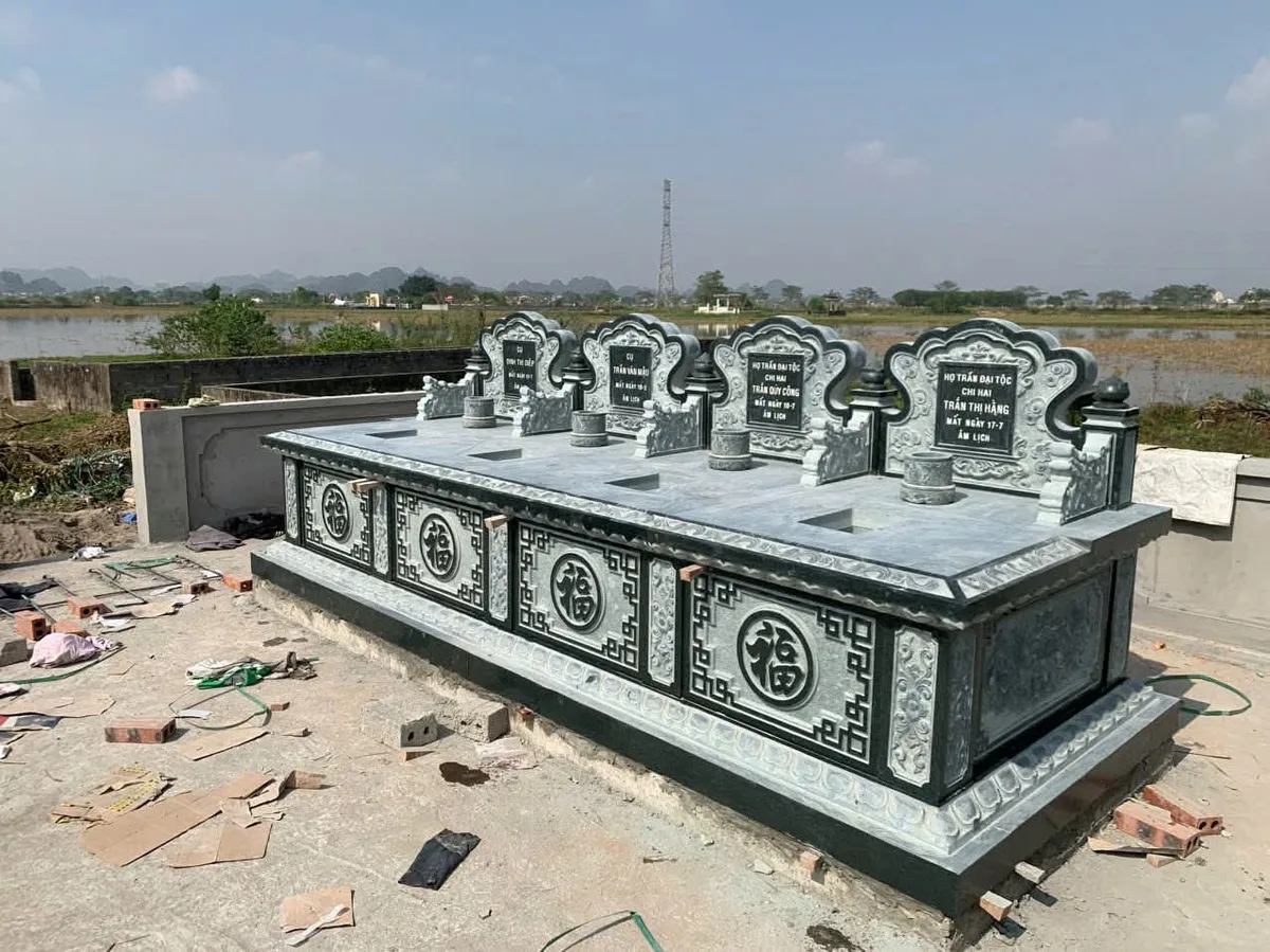 Mộ Ngai 4 Đá Xanh Rêu