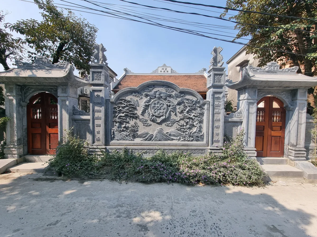 Cuốn Thư Đá Có Cột Đá Xanh Đen