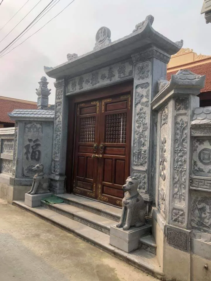 Cổng 1 Mái Đá Xanh Đen