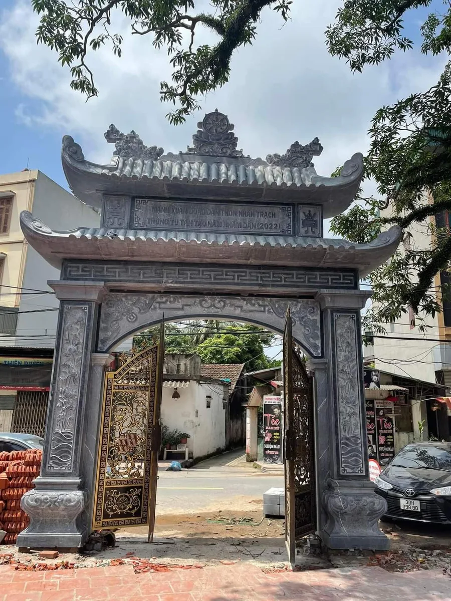 Cổng 2 Mái Đá Xanh Đen