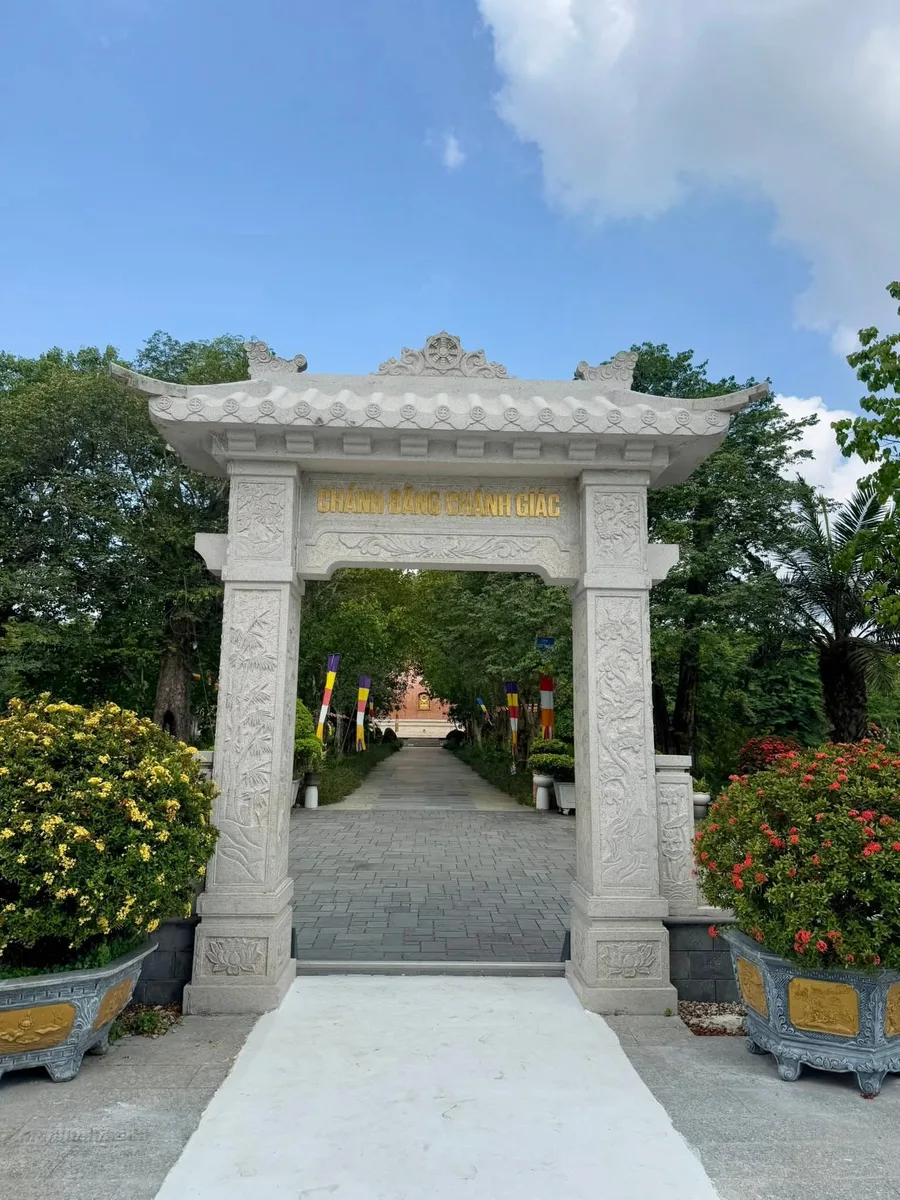 Cổng Mái Granit
